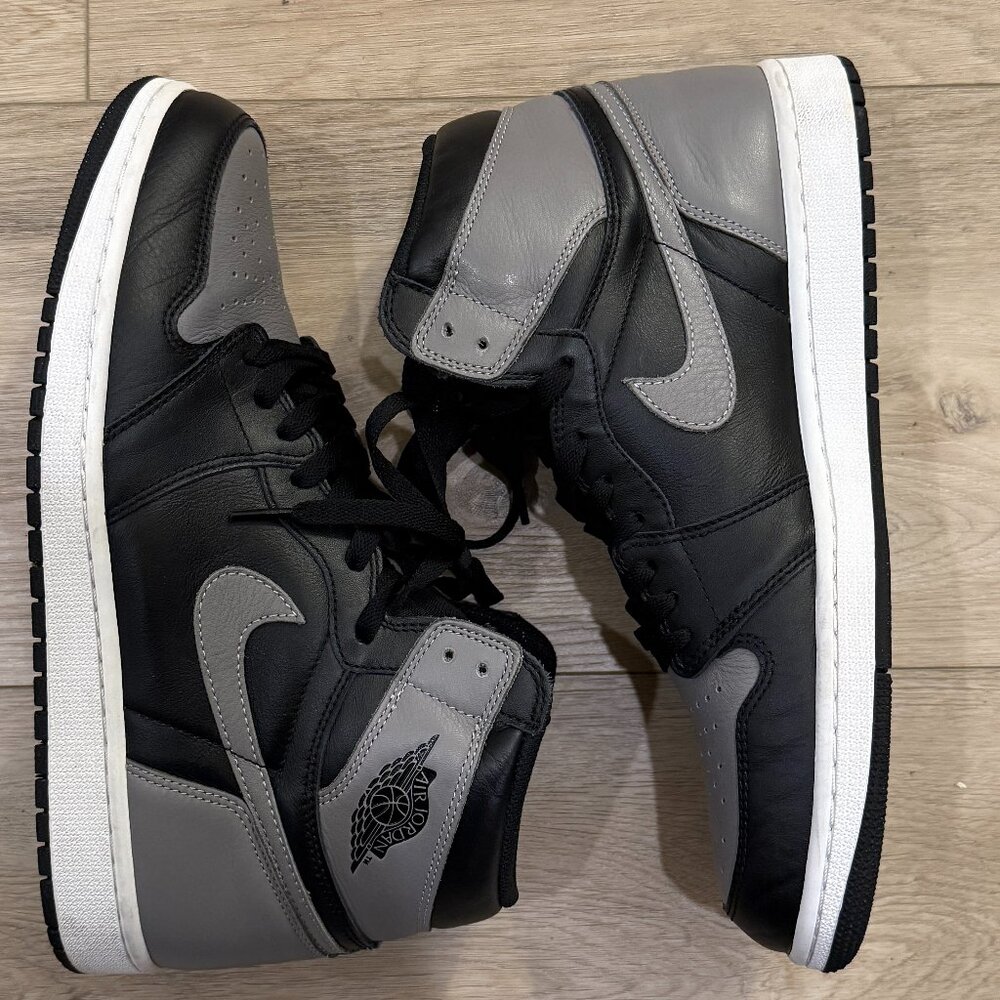 Air Jordan 1 Retro High "Shadow"